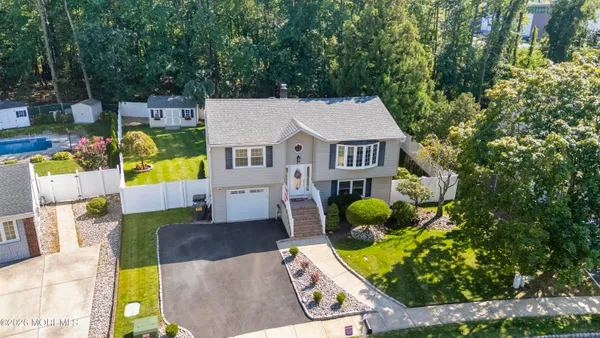 $700,000 | 47 Croman Court, Hazlet, NJ 07730