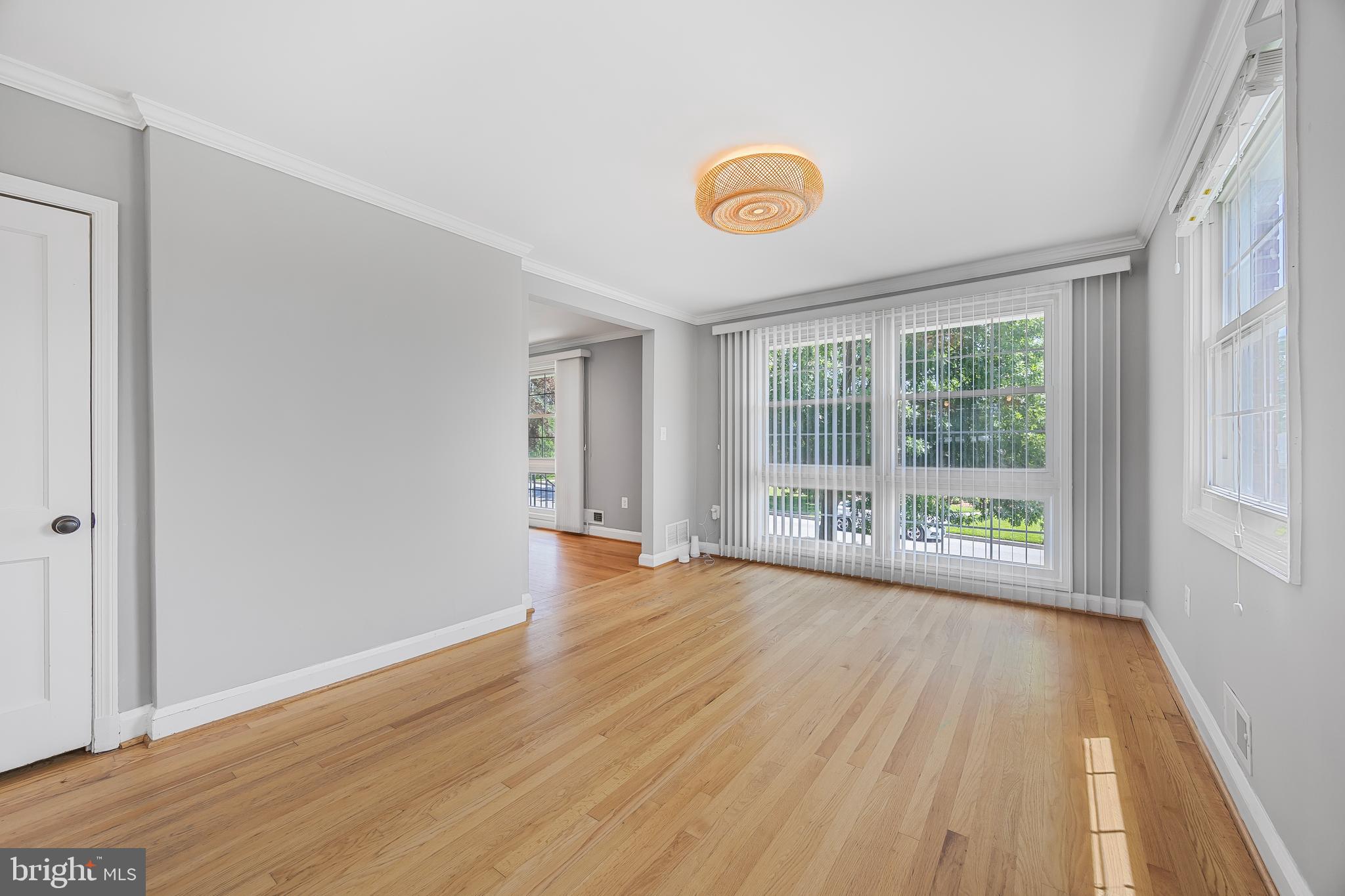 1305 Heather Hill Road Baltimore, MD 21239 - Photo 21 of 50 spacious living room w/ hardwood flrs