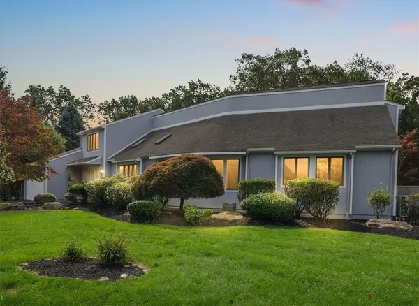 $1,800,000 | 30 Dutchess Drive, Cranston, RI 02921