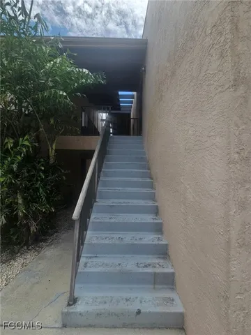a view of entryway and hall