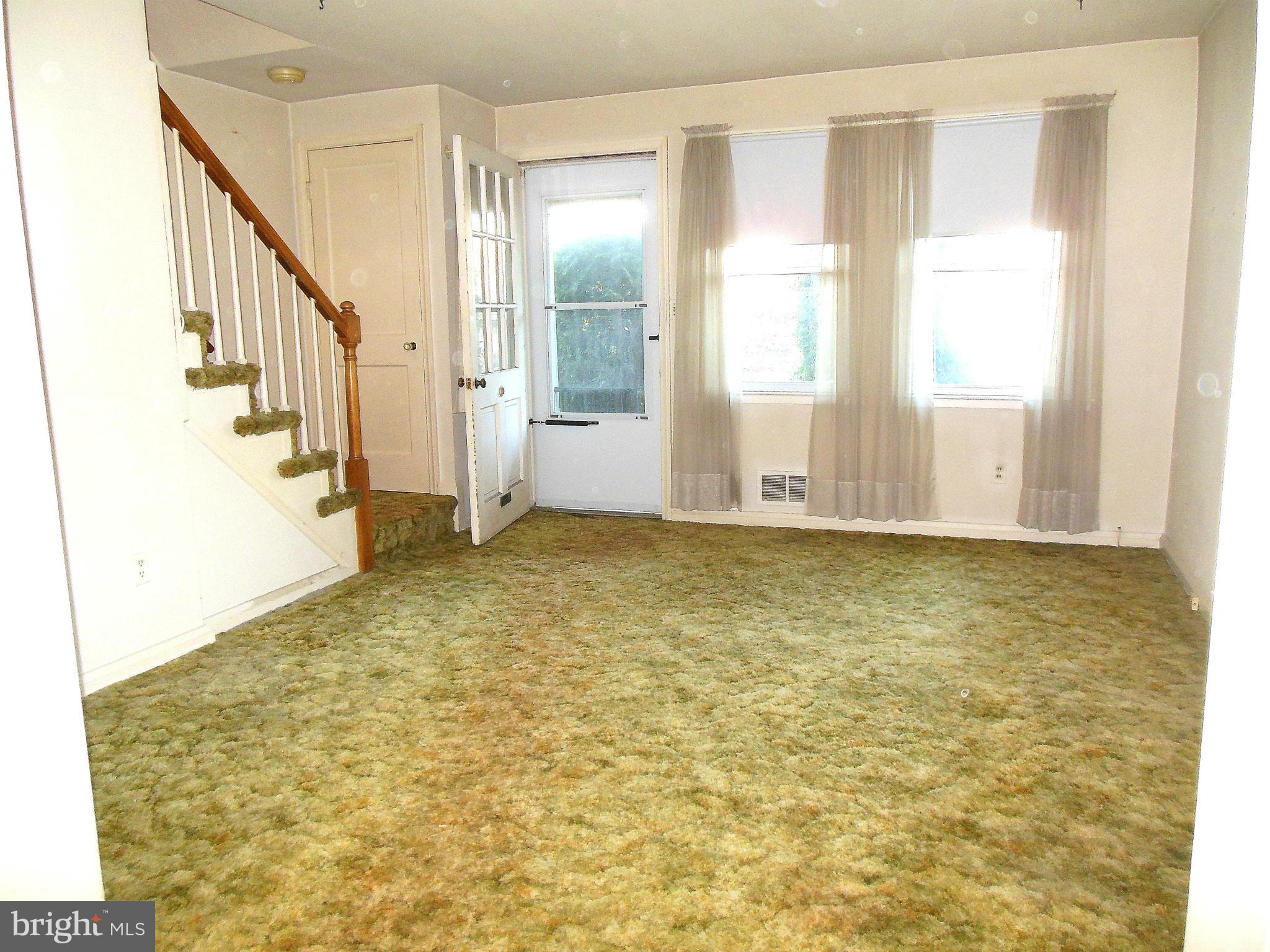 8332 Dalesford Road Baltimore, MD 21234 - Photo 3 of 19 Living Room