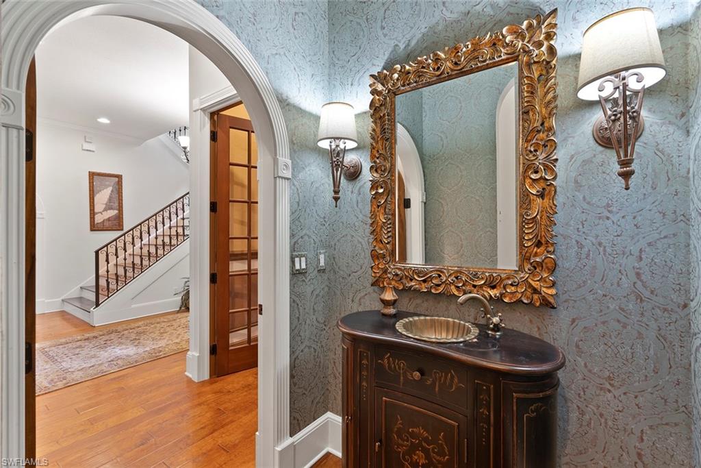 611 18th Avenue South Naples, FL 34102 - Photo 27 of 44 Powder bath