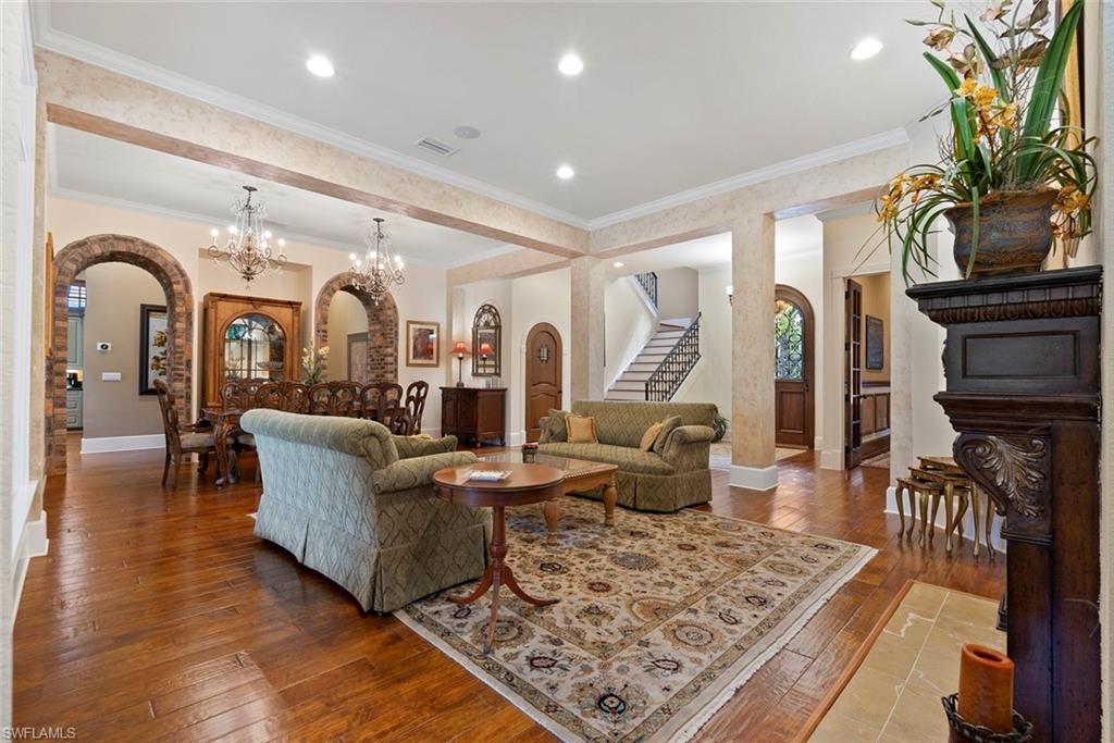 611 18th Avenue South Naples, FL 34102 - Photo 34 of 44 Living /Dining area