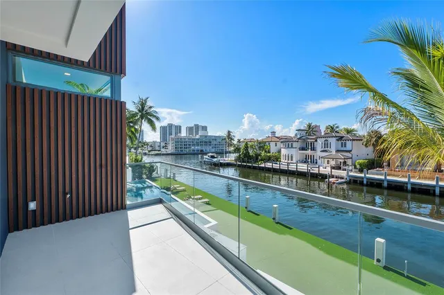 $16,110,000 | 2880 Northeast 28th Street, Fort Lauderdale, FL 33306