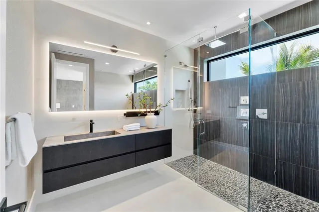 $16,110,000 | 2880 Northeast 28th Street, Fort Lauderdale, FL 33306