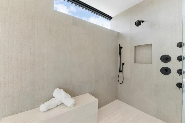 $16,110,000 | 2880 Northeast 28th Street, Fort Lauderdale, FL 33306