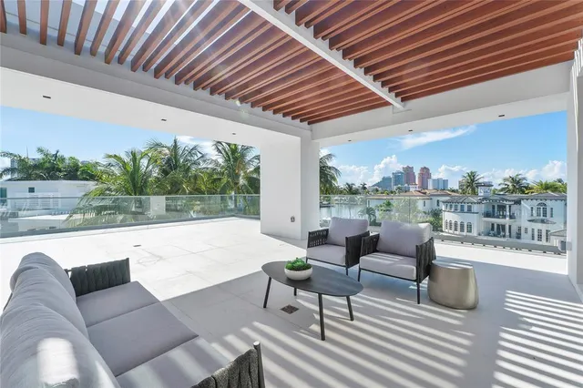 $16,110,000 | 2880 Northeast 28th Street, Fort Lauderdale, FL 33306