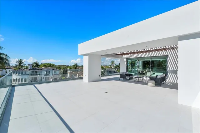 $16,110,000 | 2880 Northeast 28th Street, Fort Lauderdale, FL 33306