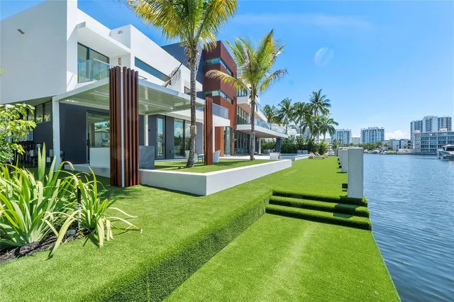 $16,110,000 | 2880 Northeast 28th Street, Fort Lauderdale, FL 33306