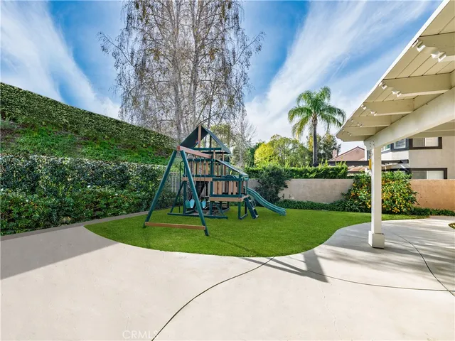 a park view with a entertaining space