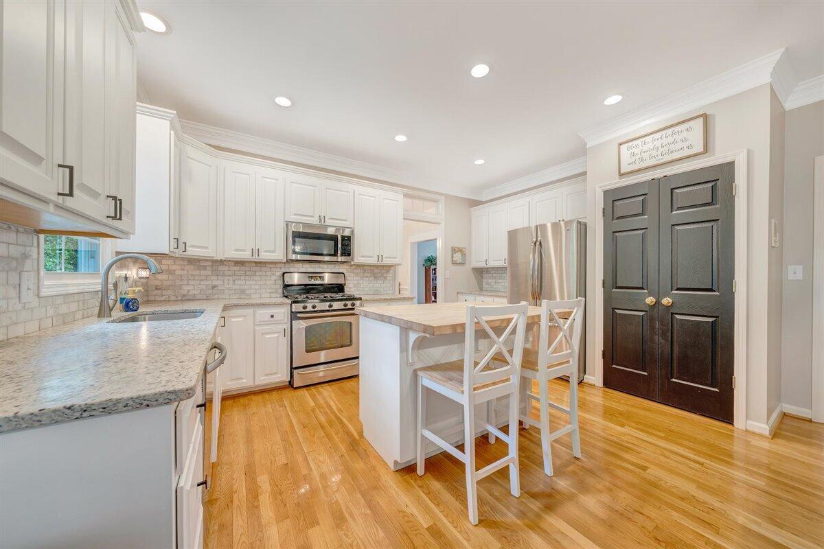 1915 Millbridge Road Salem, VA 24153 - Photo 17 of 84 Kitchen Island