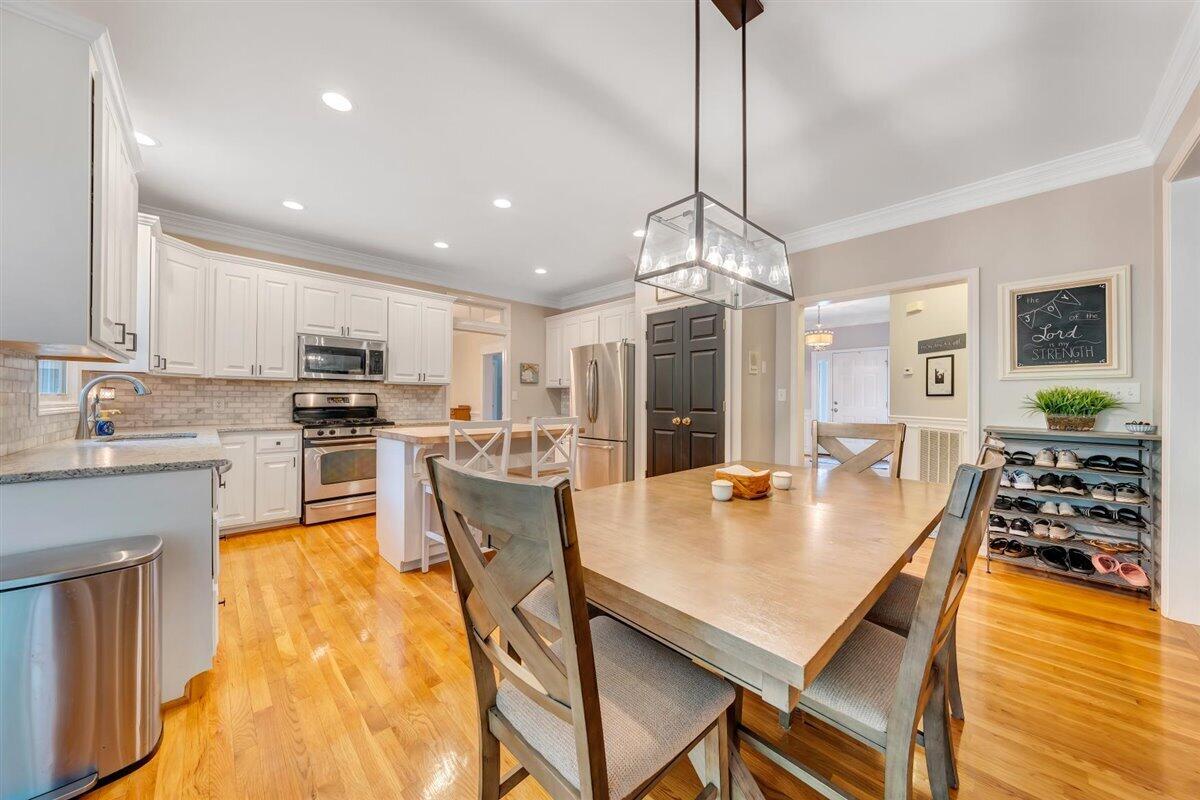 1915 Millbridge Road Salem, VA 24153 - Photo 3 of 84 Eat-in-Kitchen