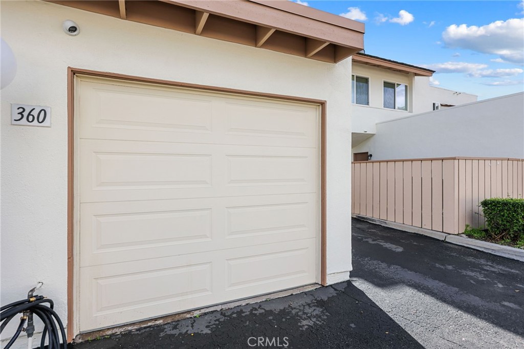 360 Meadow Court Brea, CA 92821 - Photo 26 of 33 Single car garage