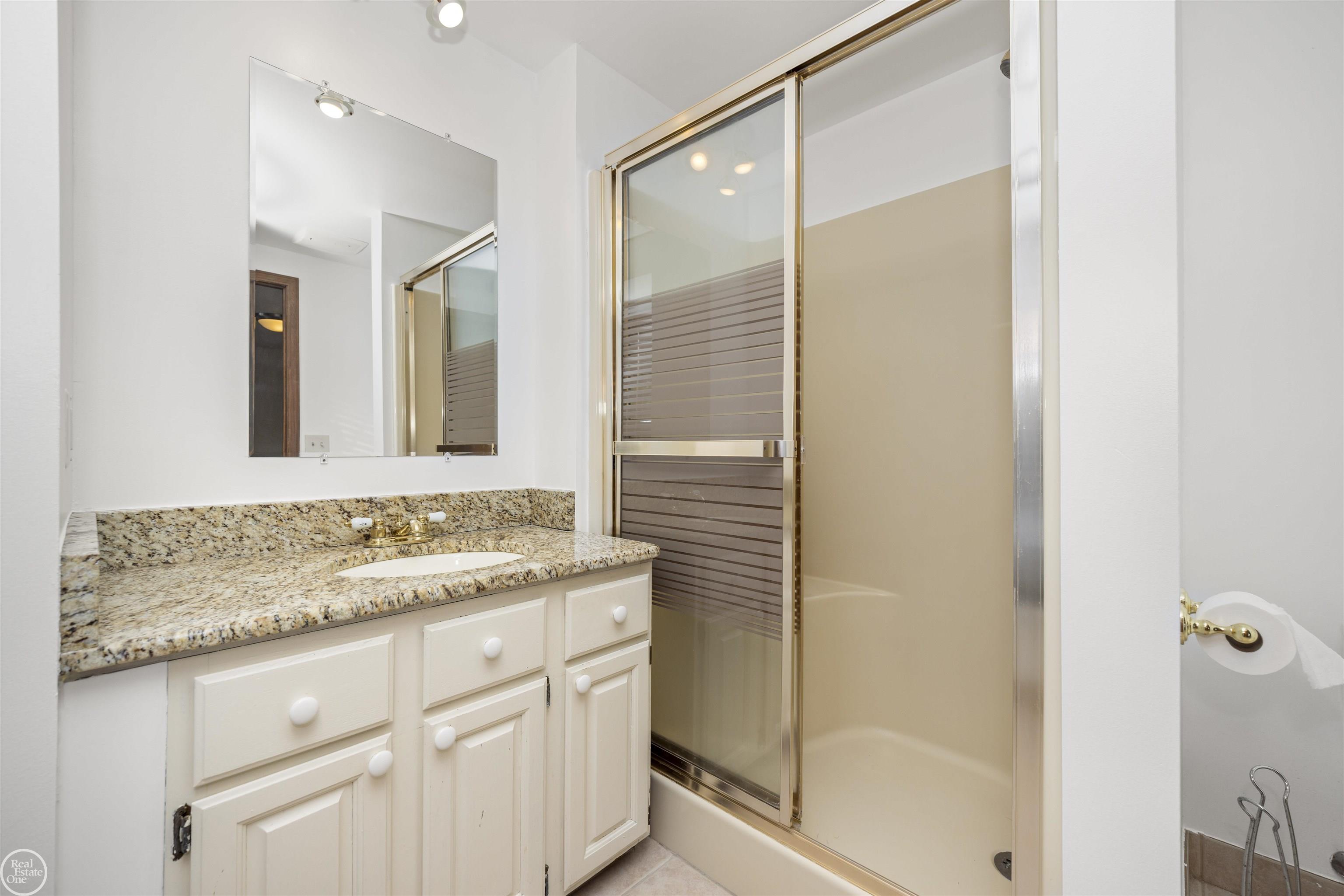 441 Silvervale Drive Rochester Hills, MI 48309 - Photo 41 of 65