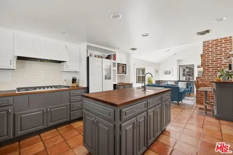 $1,999,999 | 12302 Sarah Street, Studio City, CA 91604