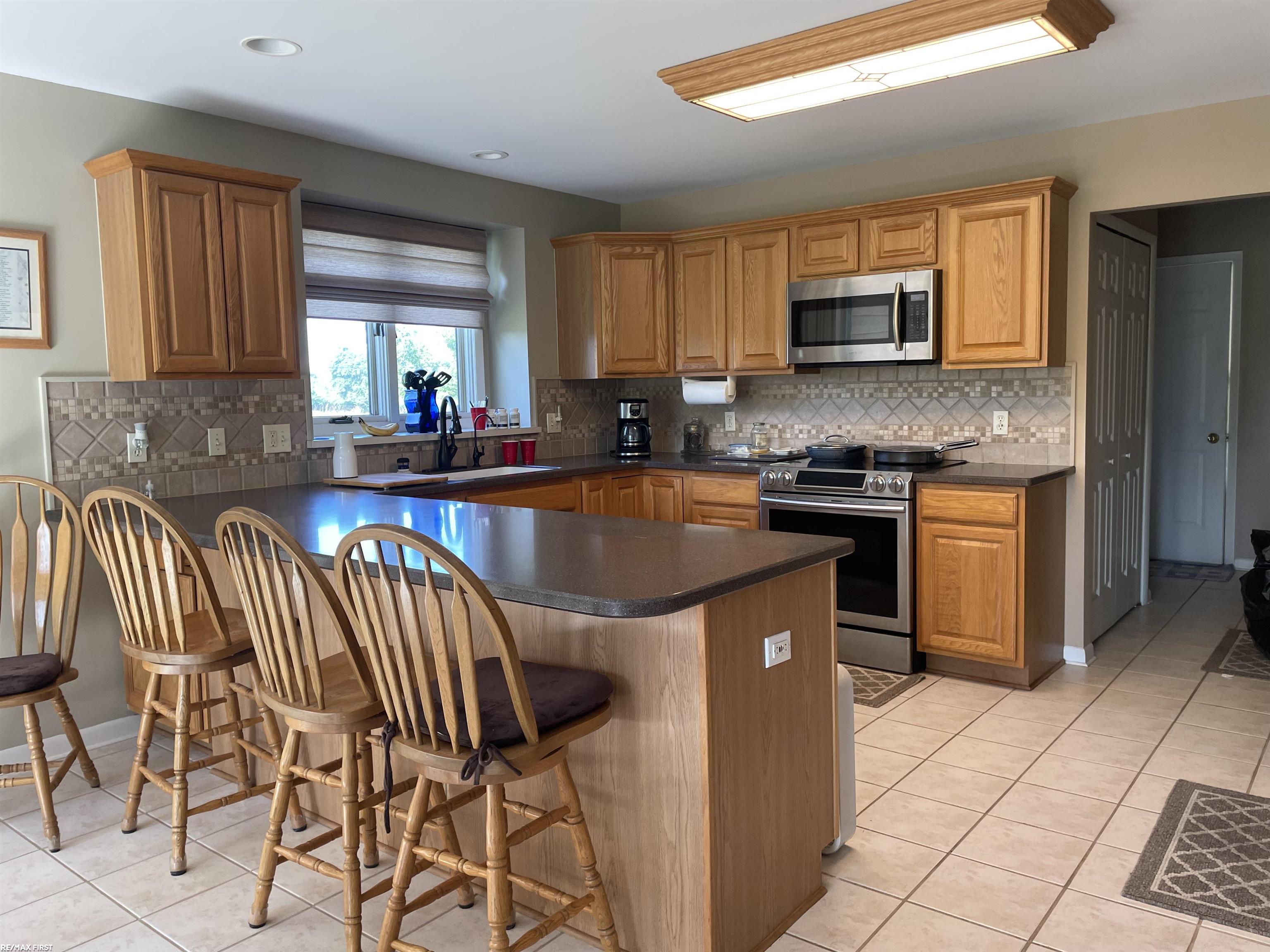 21537 Armada Ridge Road Armada, MI 48005 - Photo 20 of 48 50114374-19.JPG