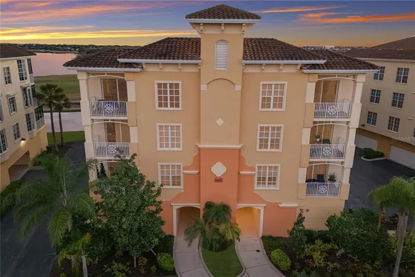 $829,000 | 6422 Water Crest Way, Unit 302, Lakewood Ranch, FL 34202