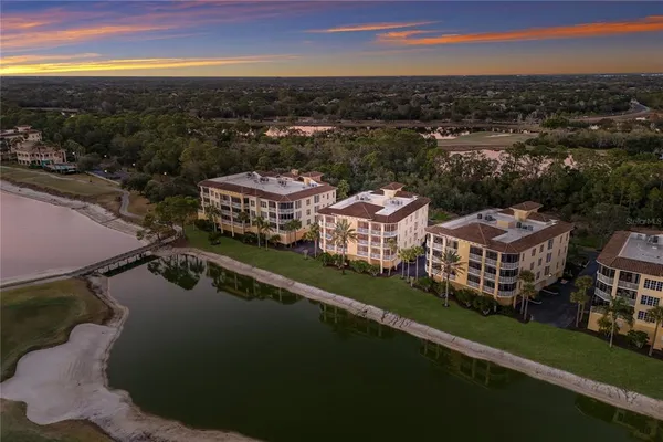 $829,000 | 6422 Water Crest Way, Unit 302, Lakewood Ranch, FL 34202