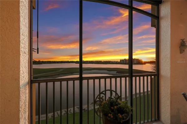 $829,000 | 6422 Water Crest Way, Unit 302, Lakewood Ranch, FL 34202