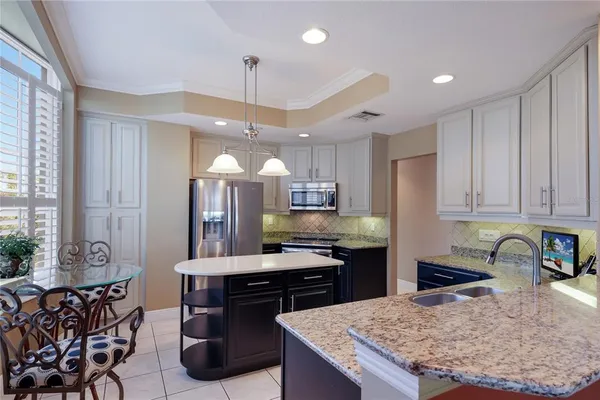 $829,000 | 6422 Water Crest Way, Unit 302, Lakewood Ranch, FL 34202