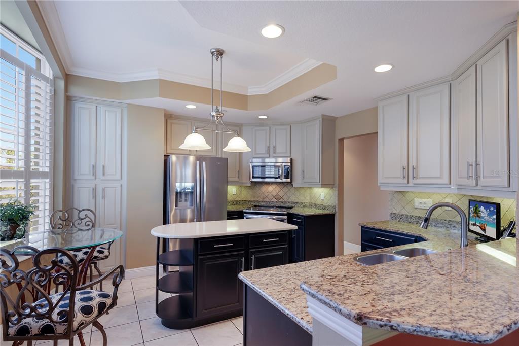 6422 Water Crest Way, Unit 302 Lakewood Ranch, FL 34202 - Photo 5 of 40