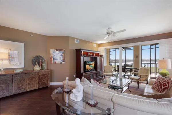 $829,000 | 6422 Water Crest Way, Unit 302, Lakewood Ranch, FL 34202