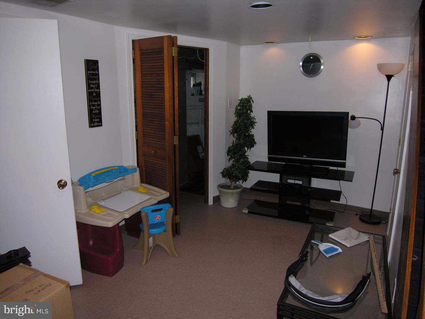 1813 Bergen Street Philadelphia, PA 19152 - Photo 14 of 15