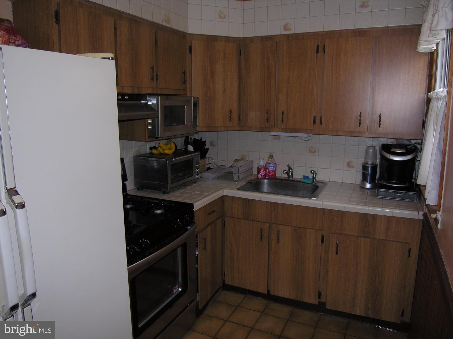 1813 Bergen Street Philadelphia, PA 19152 - Photo 5 of 15