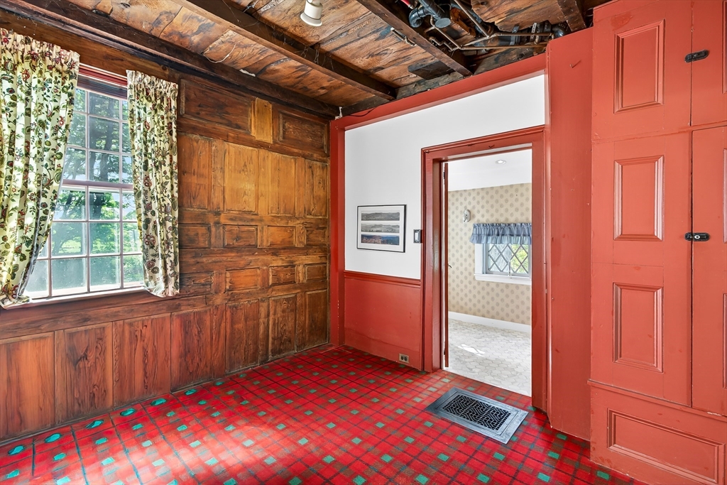 17 South Main Street Petersham, MA 01366 - Photo 8 of 42