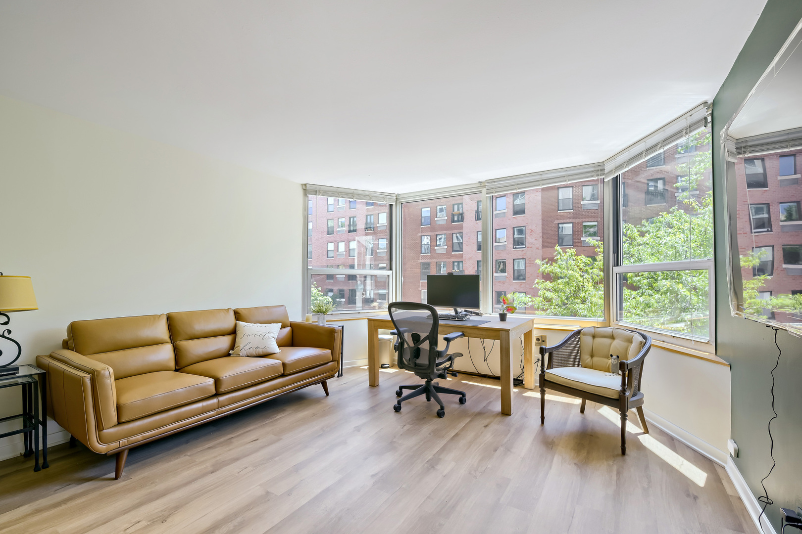 720 West Gordon Terrace, Unit 3R Chicago, IL 60613 - Photo 3 of 11