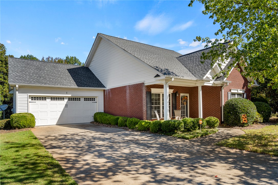 1 Gabrielle Street Anderson, SC 29621 - Photo 2 of 32 Gallery Image 2