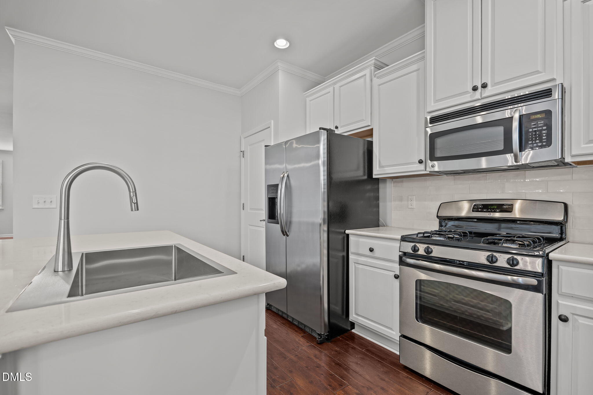 1319 Rodessa Run Raleigh, NC 27607 - Photo 13 of 64 17-web-or-mls-2N6A4903