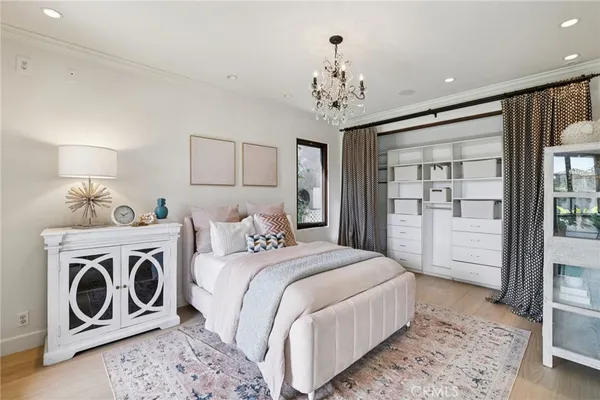$13,199,000 | 215 South Poinsettia Avenue, Manhattan Beach, CA 90266
