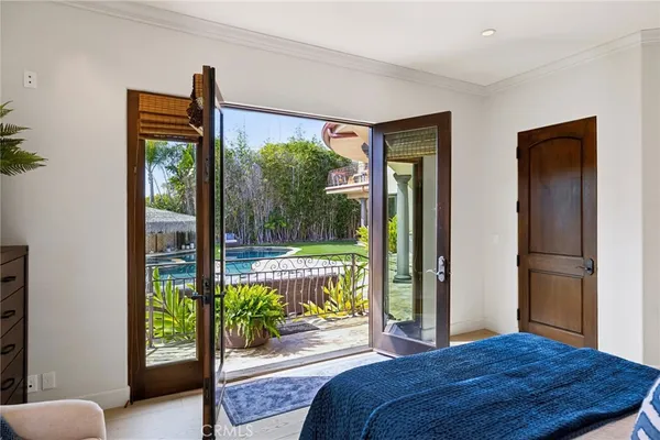 $13,199,000 | 215 South Poinsettia Avenue, Manhattan Beach, CA 90266