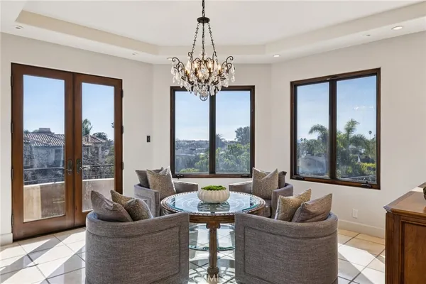 $13,199,000 | 215 South Poinsettia Avenue, Manhattan Beach, CA 90266
