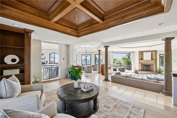 $13,199,000 | 215 South Poinsettia Avenue, Manhattan Beach, CA 90266