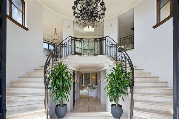 $13,199,000 | 215 South Poinsettia Avenue, Manhattan Beach, CA 90266