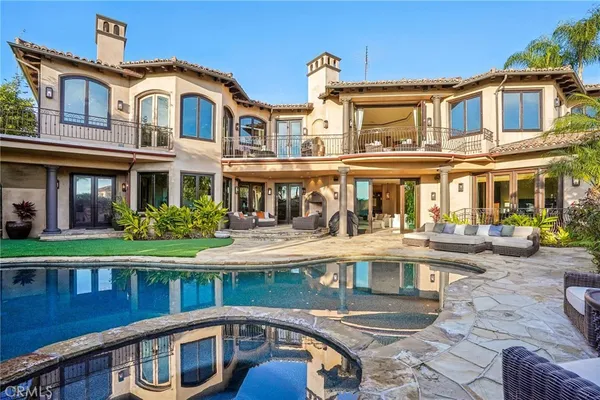 $13,199,000 | 215 South Poinsettia Avenue, Manhattan Beach, CA 90266