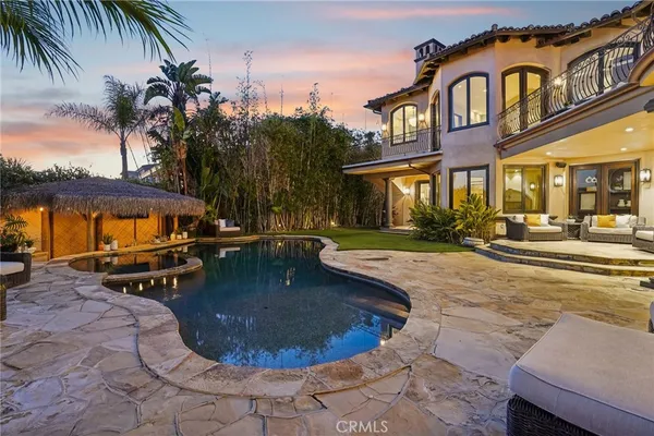$13,199,000 | 215 South Poinsettia Avenue, Manhattan Beach, CA 90266