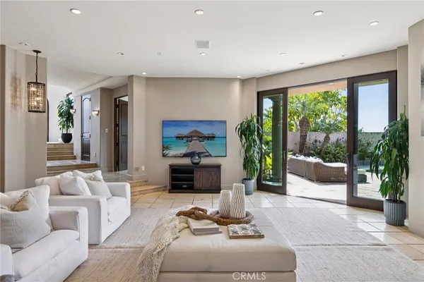 $13,199,000 | 215 South Poinsettia Avenue, Manhattan Beach, CA 90266