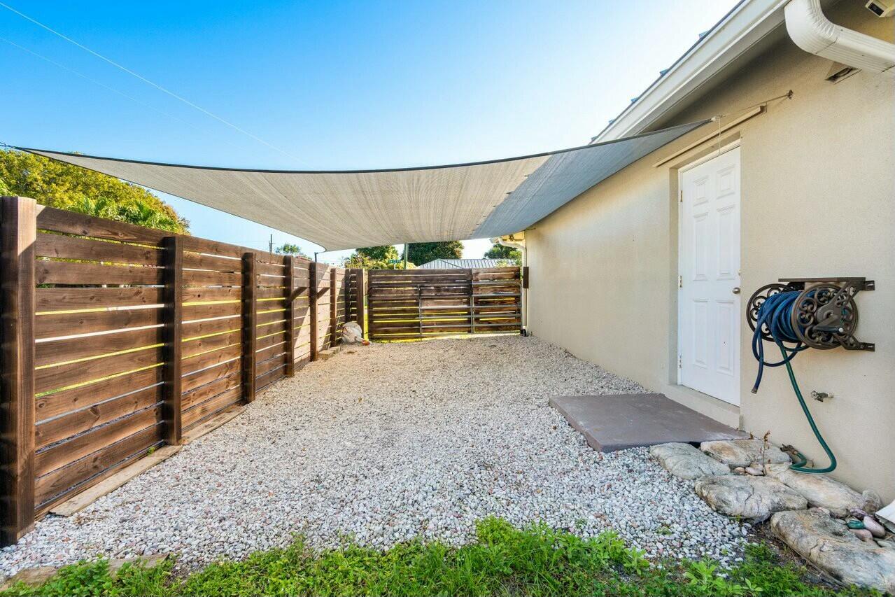 1001 Southwest 12th Road Boca Raton, FL 33486 - Photo 30 of 38 tempImageYQL7CZ