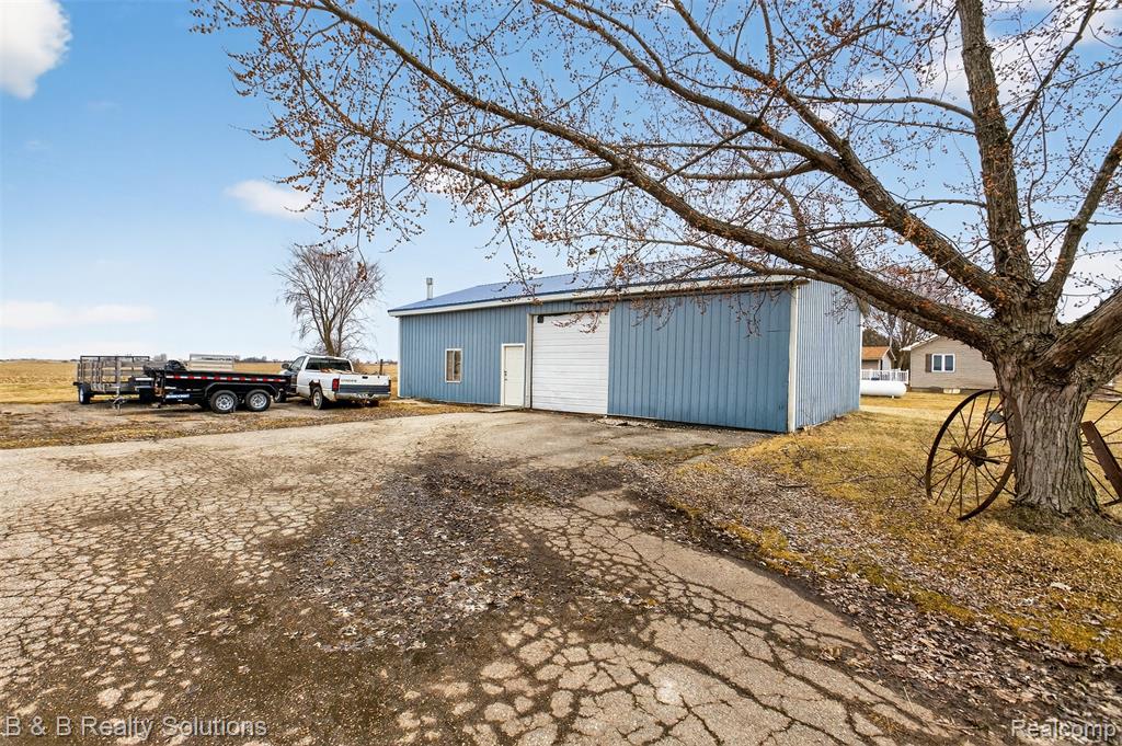 6946 Clifford Road Marlette, MI 48453 - Photo 5 of 25