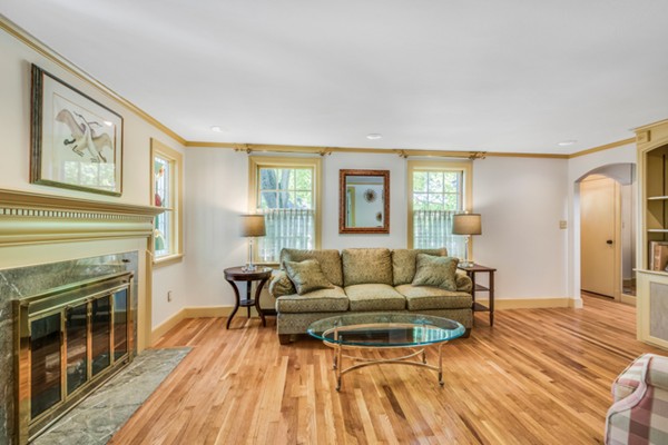 17 Tamarac Road Newton, MA 02464 - Photo 3 of 29 Gallery Image 3