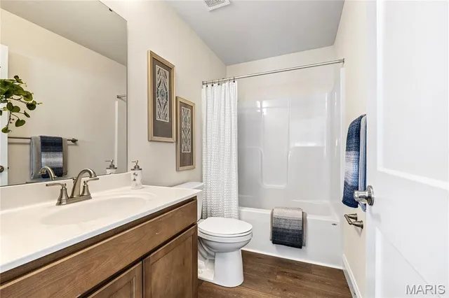 $875,430 | 301 Switchgrass Landing Lane, Cottleville, MO 63304