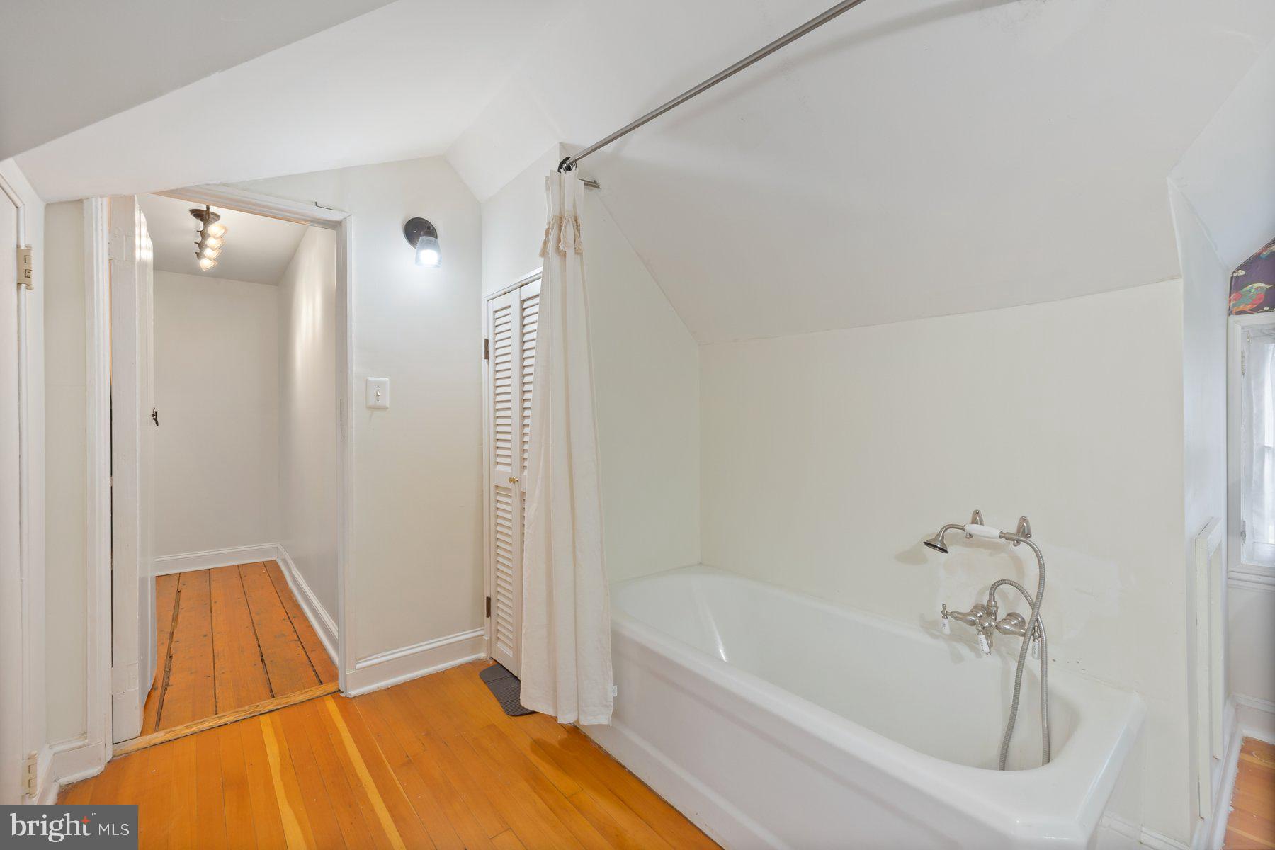 2307 Church Road Bowie, MD 20721 - Photo 26 of 89 Upper floor full bath (reverse view)