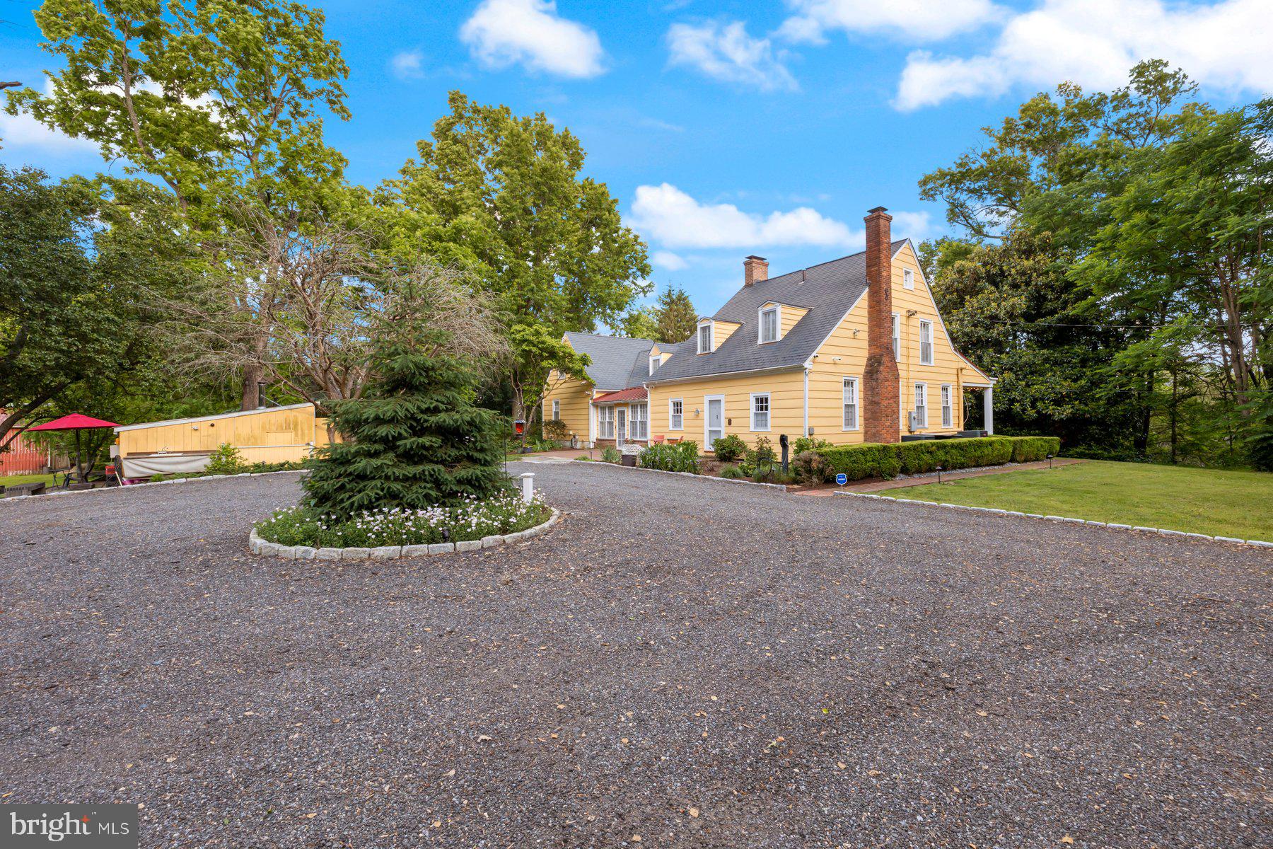 2307 Church Road Bowie, MD 20721 - Photo 42 of 89 Circular gravel driveway