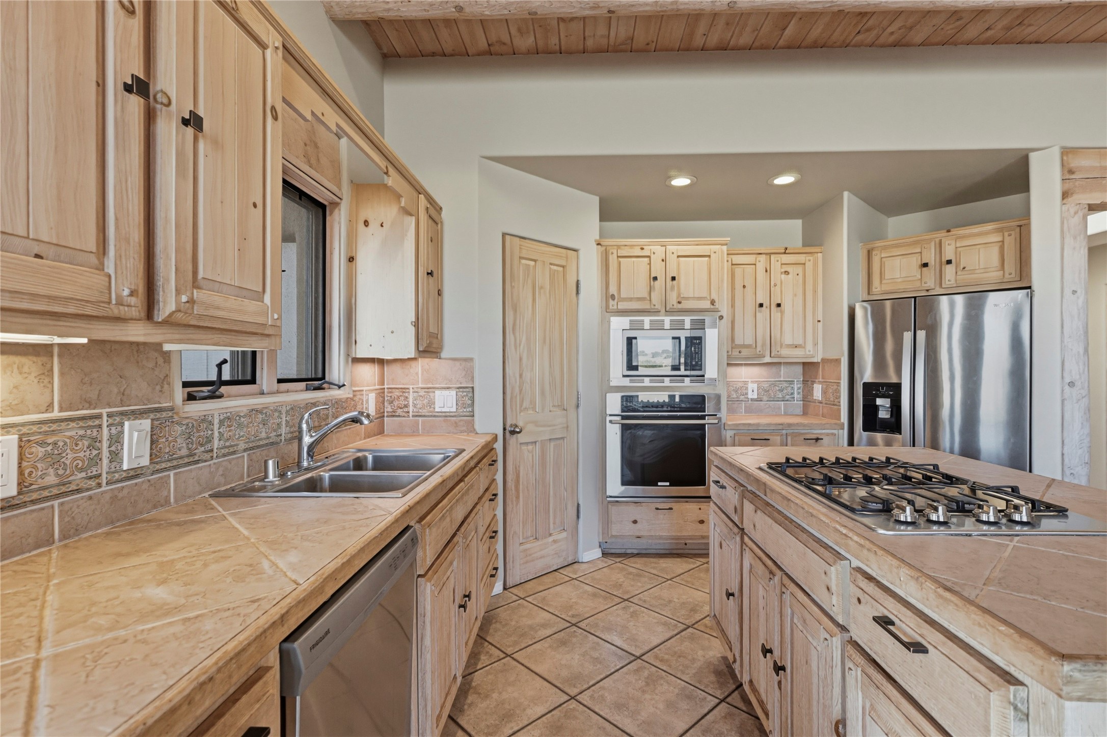 51 Rito Guicu Santa Fe, NM 87507 - Photo 7 of 62