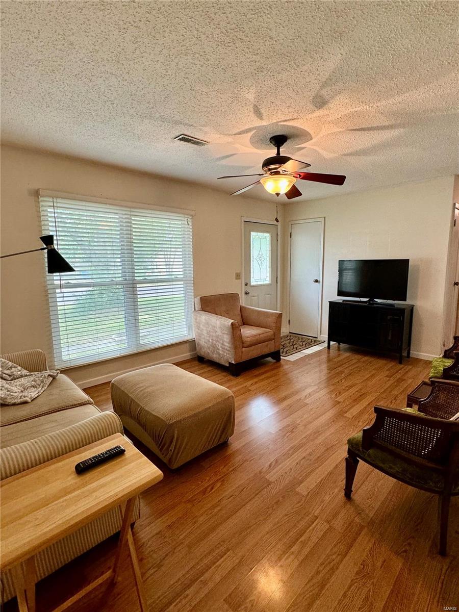 411 Eagles Way Troy, IL 62294 - Photo 8 of 13