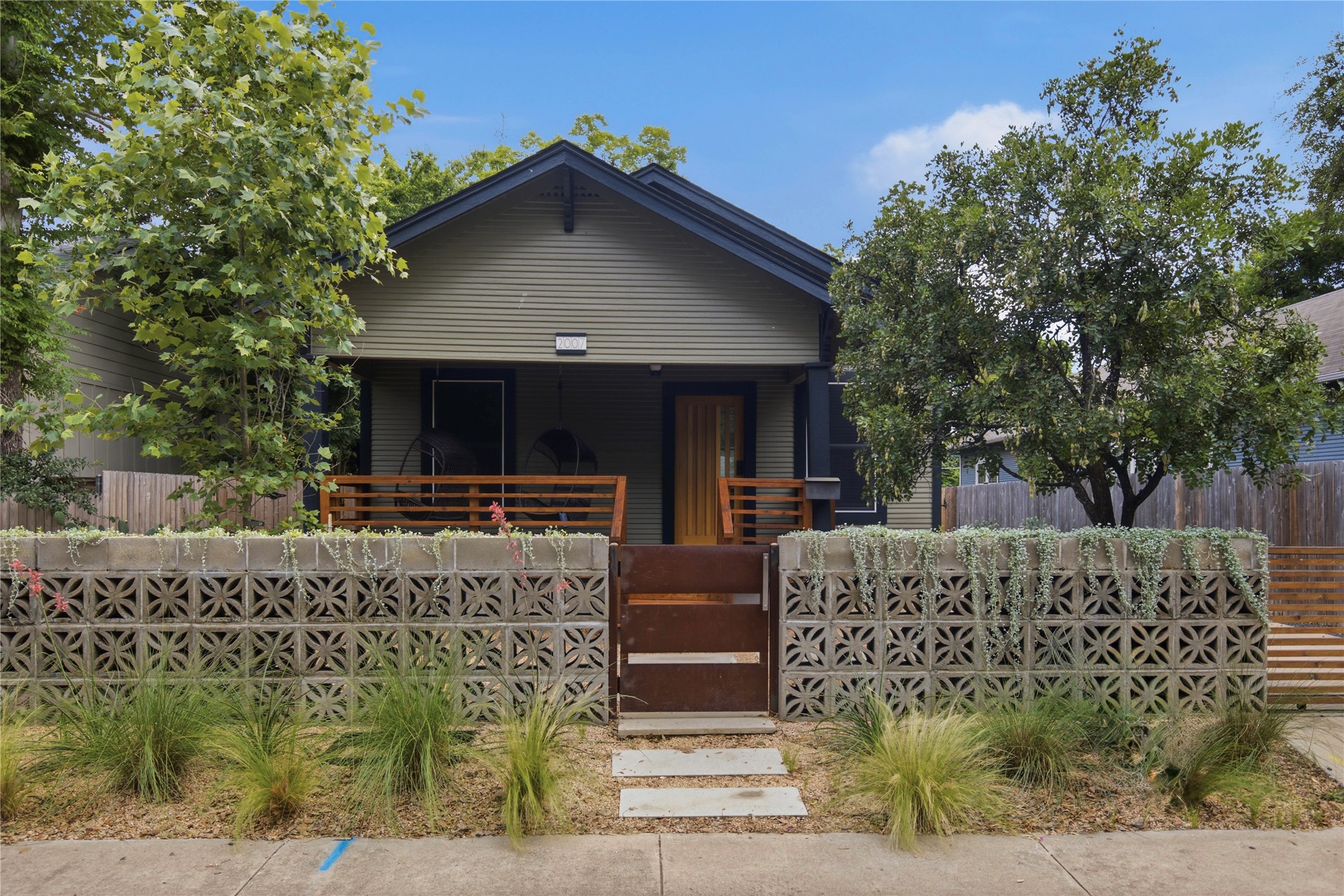 2007 East 2nd Street Austin, TX 78702 - Photo 1 of 24