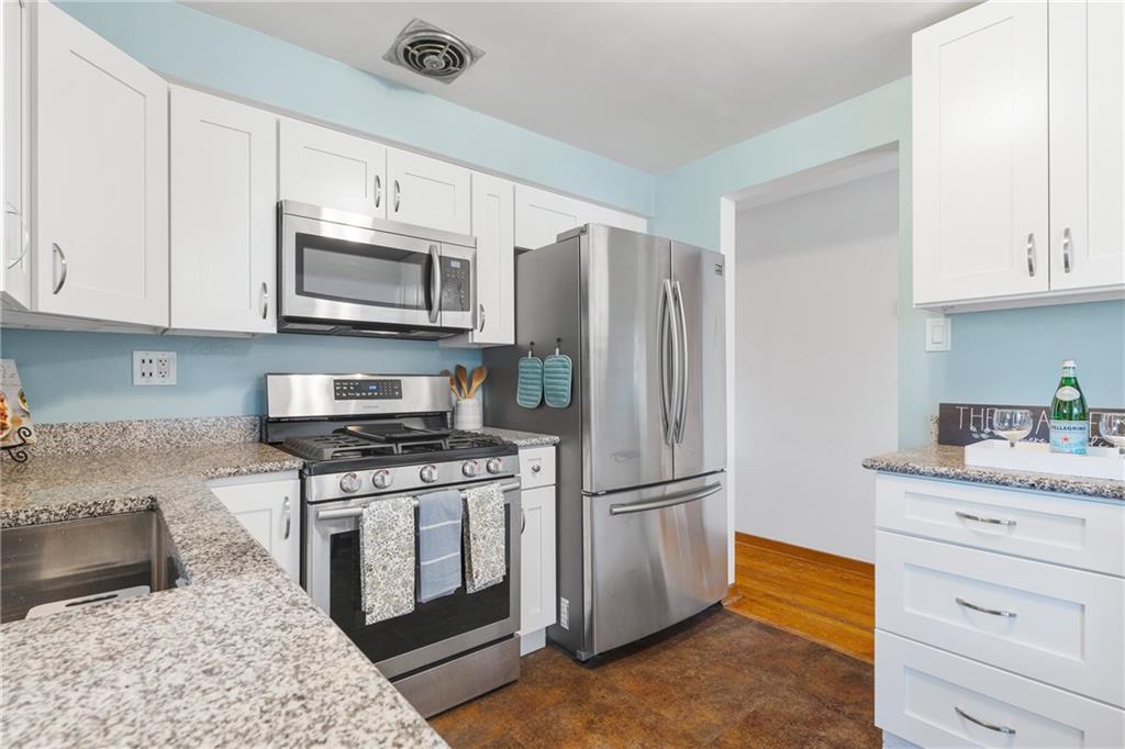 218 Lenore Drive McKees Rocks, PA 15136 - Photo 11 of 50